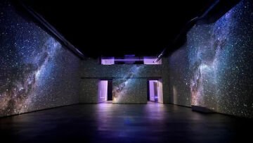 Immersive Art Showroom / 3D 360 Holographic Projection