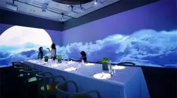 Immersive Dining Table – Holografik Projeksiyonlu Etkileşimli Yemek Deneyimi