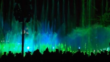 Su Perdesi Holografik Projeksiyon