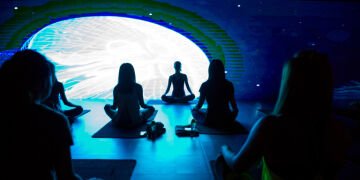 3D Immersive Yoga Studio – Sanat ve Projeksiyon Mapping ile Etkileşimli Stüdyo